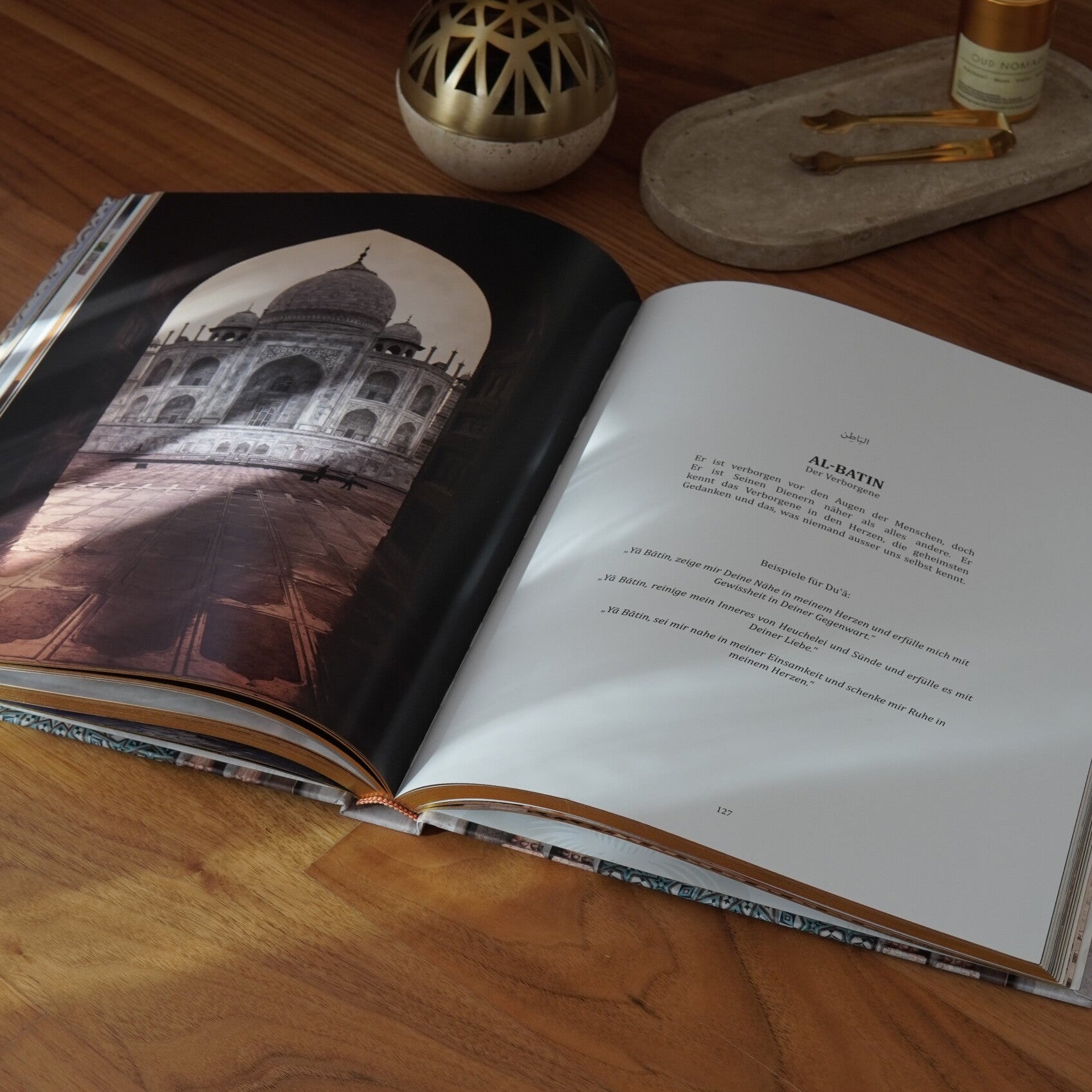 The Beauty of Islam - Table Book GOLD